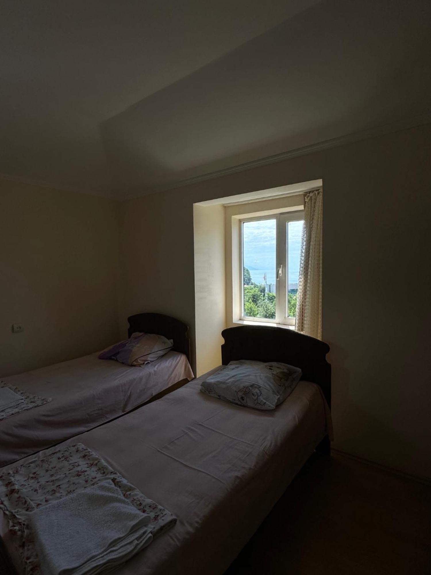 Temo'S Guesthouse Sarpi Exterior photo