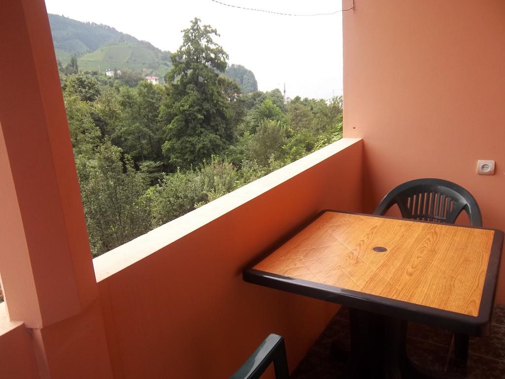 Temo'S Guesthouse Sarpi Exterior photo